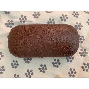 4 for $30 🌸 Eyes On Europe | Hard Sunglasses Case